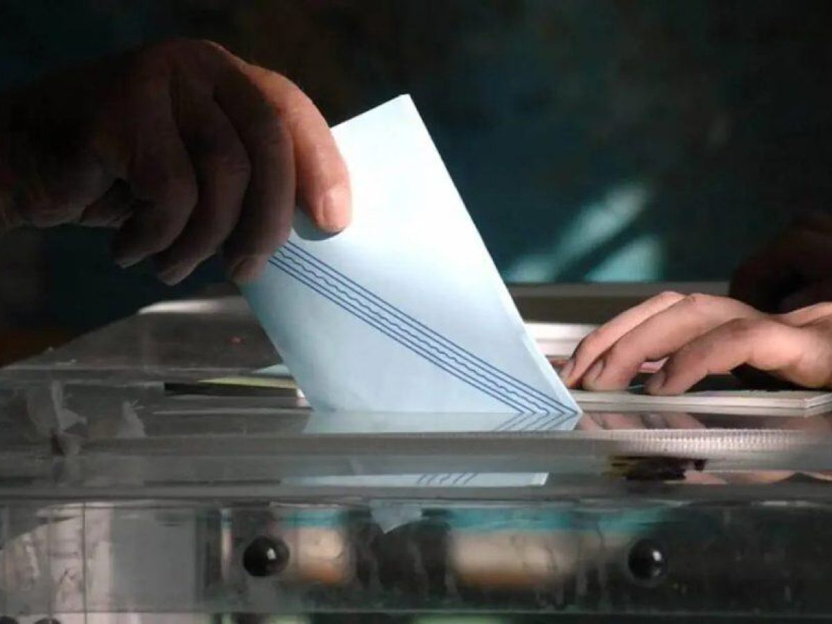 Δημοσκόπηση: Σταθερά μπροστά η ΝΔ – Θετικοί σε γεωτρήσεις και LNG οι πολίτες