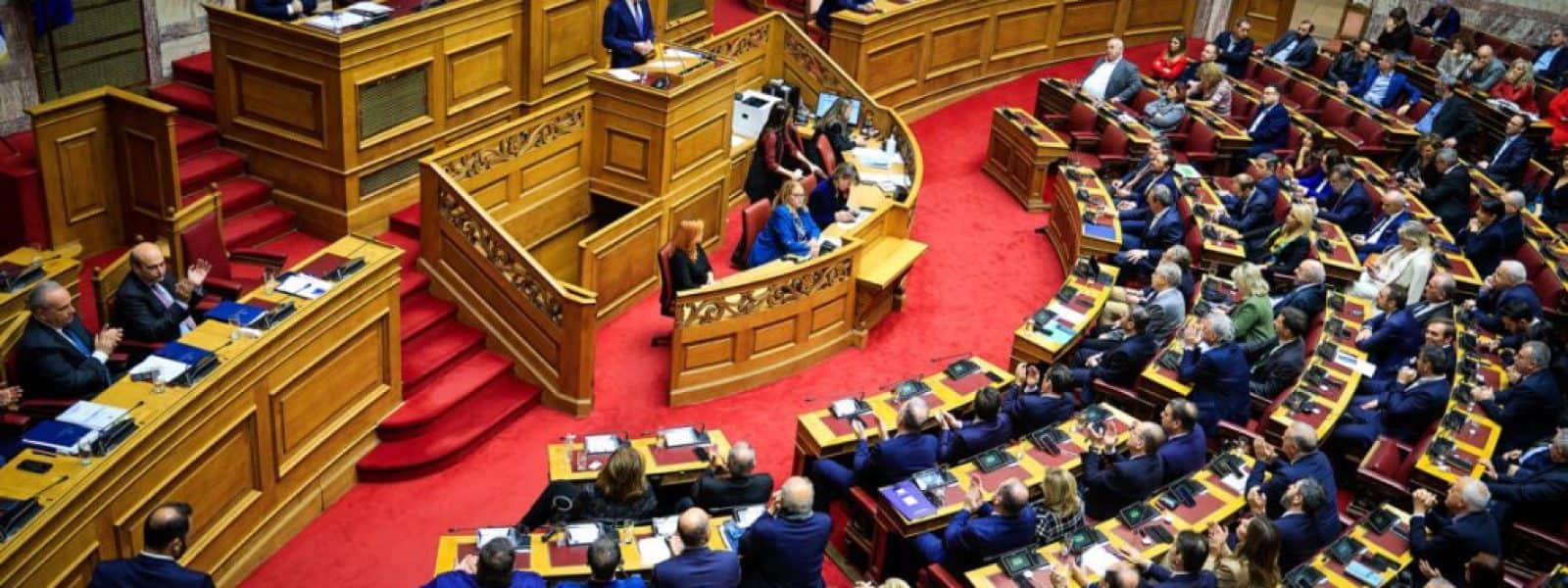 Έρευνα Ινστιτούτου «Friedrich Ebert Stiftung»: Νέοι, γυναίκες και εργατική τάξη, οι απόντες από τη Βουλή