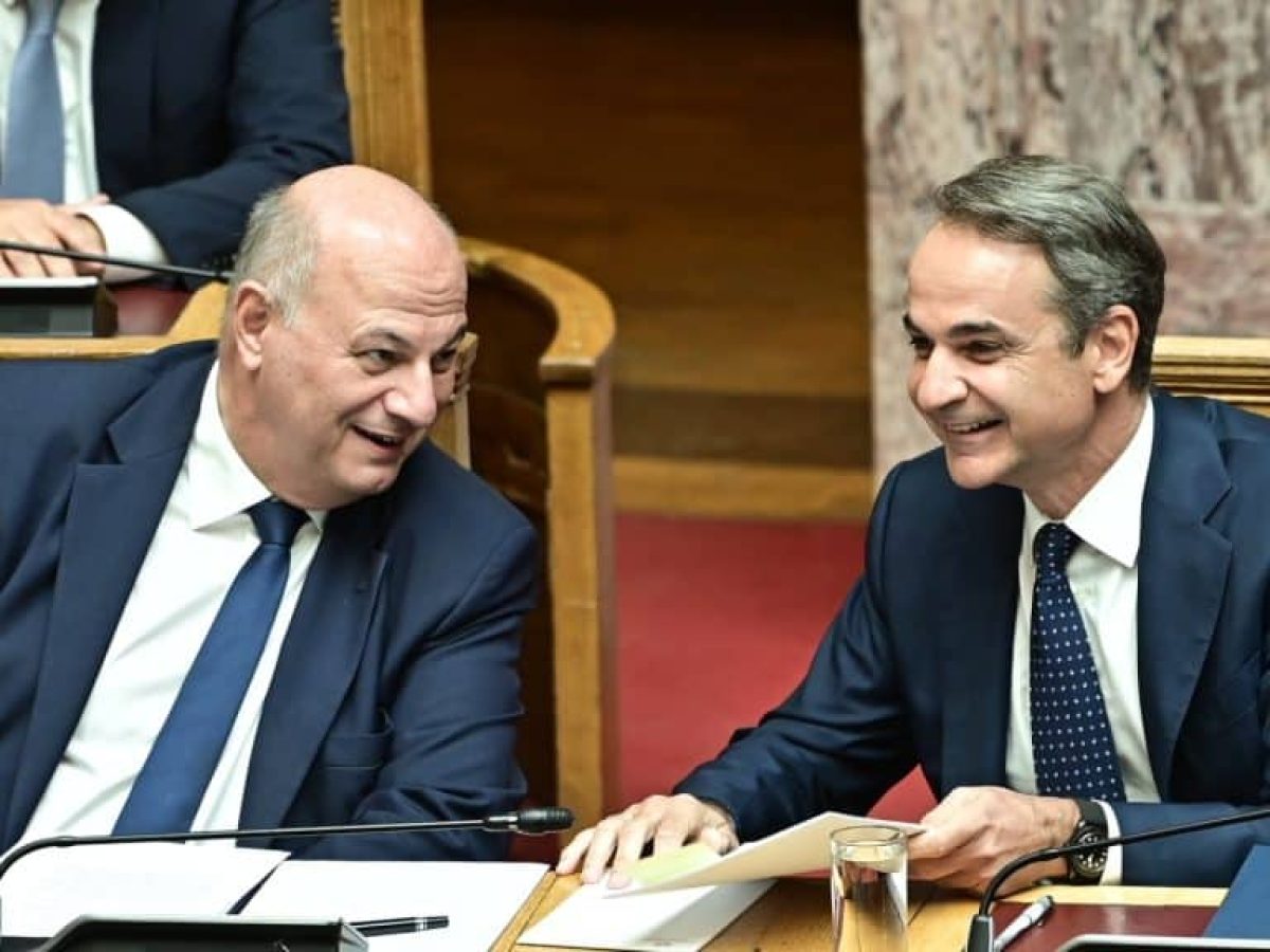 Η κυβέρνηση ψάχνει «εξιλαστήριο θύμα» πριν τα μπλόκα φτάσουν στο Σύνταγμα