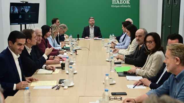 o-geroulanos-epimeni-sta-karfia