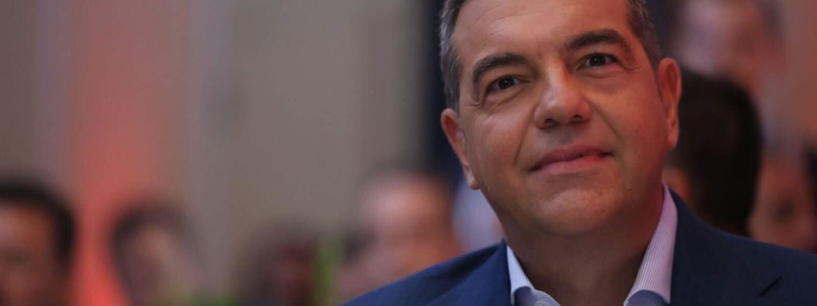 Ο Τσίπρας και το μαρτύριο της σταγόνας για ΣΥΡΙΖΑ και ΝΕΑΡ – Σε αναμονή η Κουμουνδούρου, σε τροχιά διάσπασης η Πατησίων