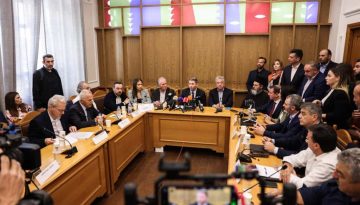 &Pi;ό&lambda;&epsilon;&mu;&omicron;&sigmaf; &alpha;&nu;&alpha;&kappa;&omicron;&iota;&nu;ώ&sigma;&epsilon;&omega;&nu; &kappa;&upsilon;&beta;έ&rho;&nu;&eta;&sigma;&eta;&sigmaf; &kappa;&alpha;&iota; &Pi;&Alpha;&Sigma;&Omicron;&Kappa; &gamma;&iota;&alpha; &tau;&alpha; &gamma;&epsilon;&gamma;&omicron;&nu;ό&tau;&alpha; &sigma;&tau;&alpha; &Beta;&omicron;&rho;ί&zeta;&iota;&alpha;: &Tau;&iota; &epsilon;ί&pi;&epsilon; &omicron; &Nu;ί&kappa;&omicron;&sigmaf; &Alpha;&nu;&delta;&rho;&omicron;&upsilon;&lambda;ά&kappa;&eta;&sigmaf;