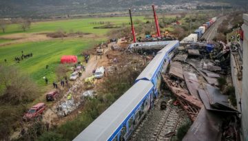 &laquo;&Alpha;&lambda;&eta;&tau;&epsilon;ί&epsilon;&sigmaf; &tau;&eta;&sigmaf; &Nu;&Delta;&raquo;: &Alpha;&nu;&tau;&iota;&delta;&rho;&omicron;ύ&nu; &Sigma;&Upsilon;&Rho;&Iota;&Zeta;&Alpha; &ndash; &Nu;έ&alpha; &Alpha;&rho;&iota;&sigma;&tau;&epsilon;&rho;ά &sigma;&tau;&omicron;&nu; έ&lambda;&epsilon;&gamma;&chi;&omicron; &tau;&eta;&sigmaf; &Alpha;&Alpha;&Delta;&Epsilon; &sigma;&tau;&omicron;&nu; &sigma;ύ&lambda;&lambda;&omicron;&gamma;&omicron; &tau;&omega;&nu; &Tau;&epsilon;&mu;&pi;ώ&nu;