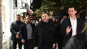 &Alpha;&nu;&delta;&rho;&omicron;&upsilon;&lambda;ά&kappa;&eta;&sigmaf;: &laquo;&Tau;&rho;ί&tau;&eta; &theta;&eta;&tau;&epsilon;ί&alpha; &Nu;&Delta; &iota;&sigma;&omicron;&delta;&upsilon;&nu;&alpha;&mu;&epsilon;ί &mu;&epsilon; &sigma;&upsilon;&nu;έ&chi;&iota;&sigma;&eta; &tau;&omega;&nu; &pi;&rho;&omicron;&beta;&lambda;&eta;&mu;ά&tau;&omega;&nu;&raquo;