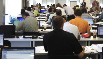 Αυτό που δεν υπάρχει πουθενά στον προϋπολογισμό είναι ο ιδιωτικός τομέας – σαν να έχουμε παραμείνει στον οικονομικό μεσαί