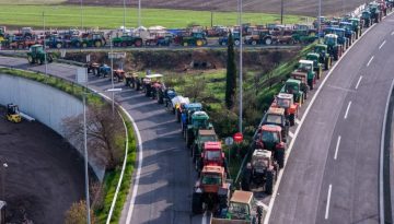 Μπλόκα και Χριστούγεννα: Μπούμερανγκ για την κυβέρνηση η διαχείριση της κυκλοφορίας, στο κενό ο «κοινωνικός αυτοματισμός»