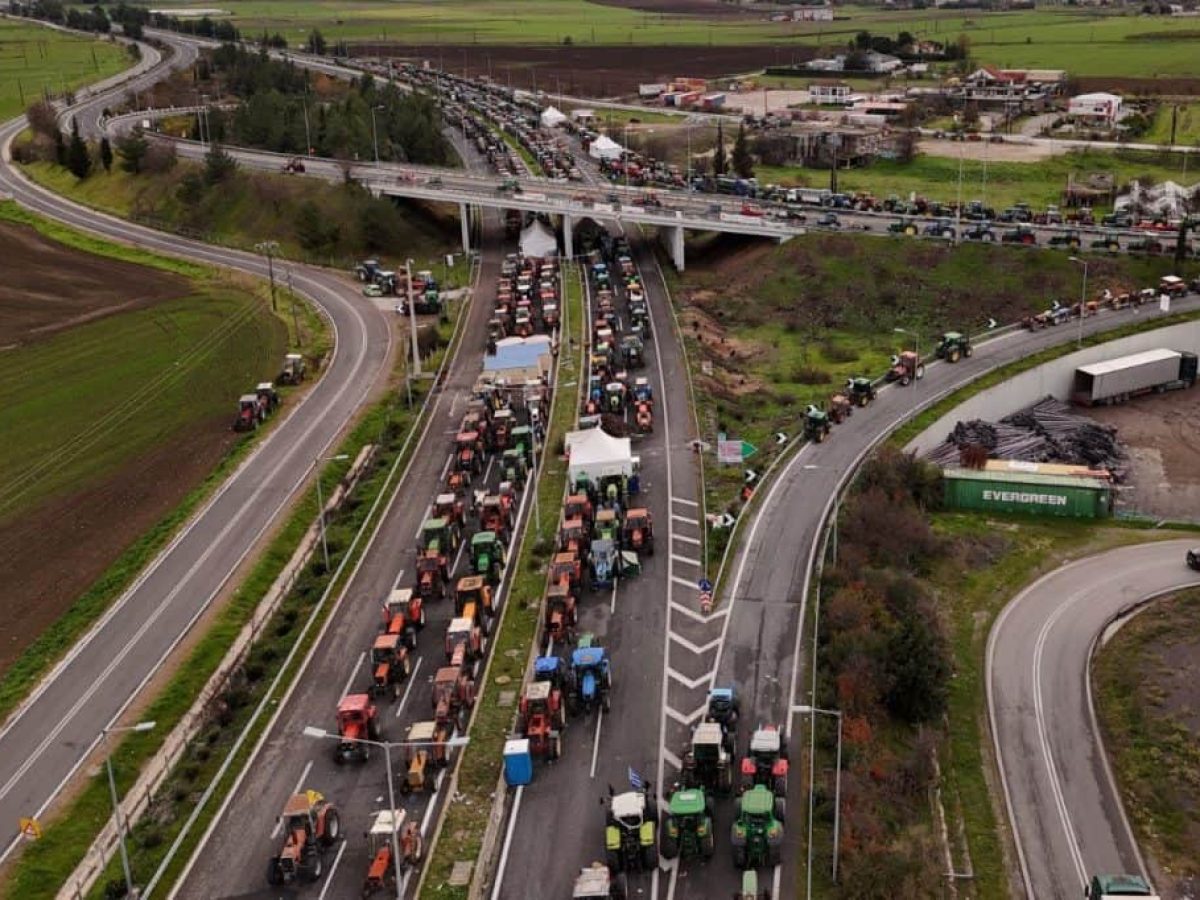 Χρυσοχοΐδης για μπλόκα: Υπάρχουν διατάξεις προς εφαρμογή