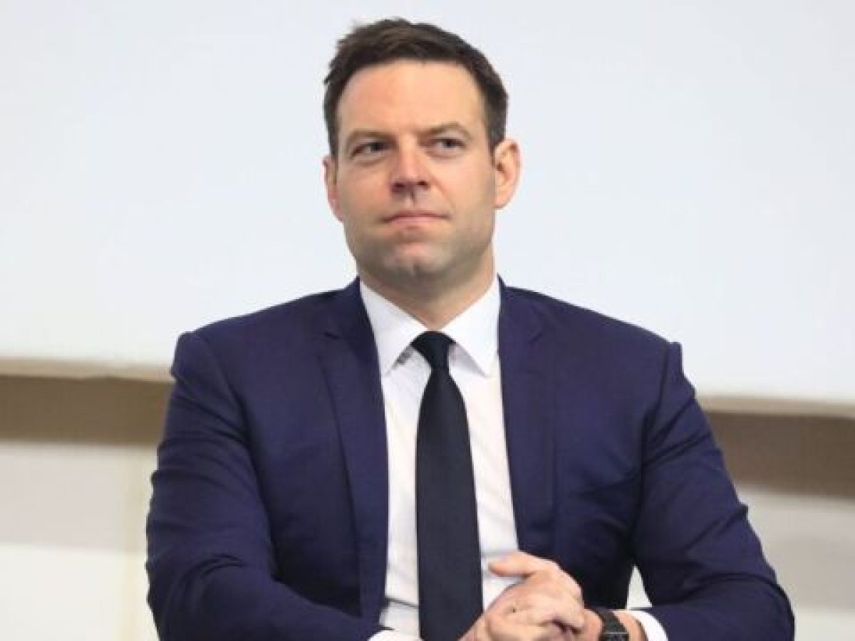 Στέφανος Κασσελάκης: Το μήνυμα για τη γιορτή του εν μέσω… “καρφιών” για το σύστημα που κυβερνά την Ε