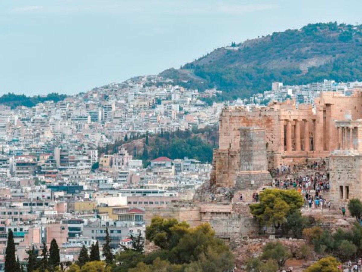 Επιχείρηση στέγη:  Δράσεις ύψους €7 δισ. μέχρι το 2027,  όλα τα προγράμματα με κίνητρα και επιδοτήσεις για 1,6 εκατ. δικα