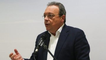 Φάμελλος για χριστουγεννιάτικο τραπέζι: «Κάθε χρόνο και χειρότερα»