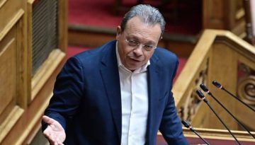 Φάμελλος: «Η κυβέρνηση καταβάλει κάθε προσπάθεια να παραμείνουν οι δρόμοι κλειστοί – Κύριε Μητσοτάκη σοβαρευτείτε»