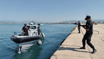 Η Περιφερειακή Ομάδας Δίωξης Ναρκωτικών (Π.Ο.ΔΙ.Ν.) του …Κεντρικού Λιμεναρχείου Πειραιά εν δράσει