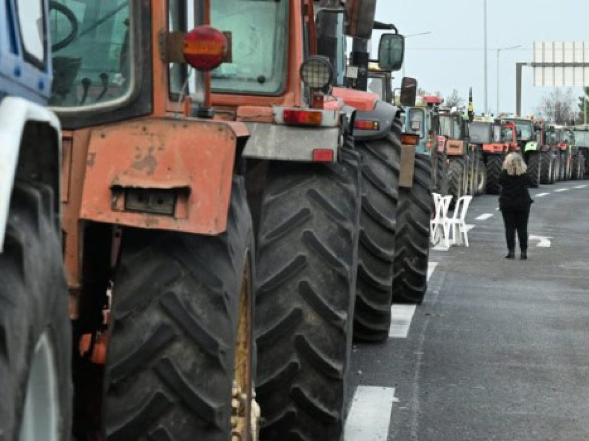 ΚΚΕ: Όσο κι αν προσπαθεί η κυβέρνηση να συκοφαντήσει τον αγώνα των αγροτών, θα φάει τα μούτρα της