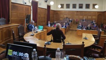 Κόφτης (και) στις live μεταδόσεις της εξεταστικής – Η αντιπολίτευση απορρίπτει το σχέδιο Κακλαμάνη 