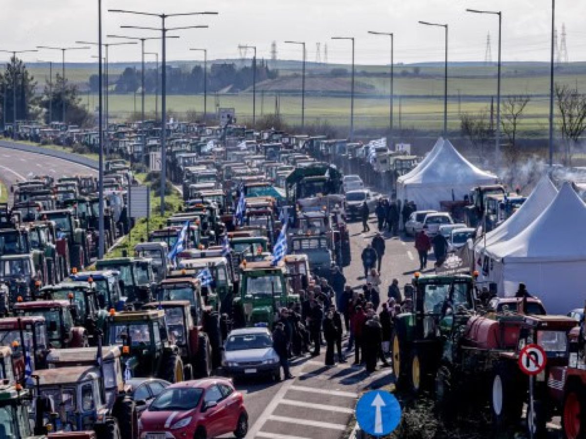 Κόντρα ΝΔ – ΠΑΣΟΚ για τους αγρότες – «Μη ασφαλές περιβάλλον διαλόγου» καταγγέλλει η Χαριλάου Τρικούπη