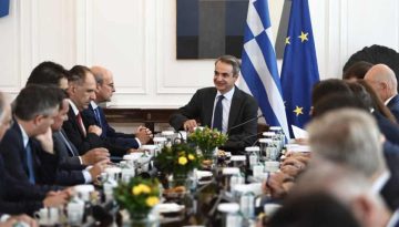 &Mu;&eta;&tau;&sigma;&omicron;&tau;ά&kappa;&eta;&sigmaf; &sigma;&epsilon; &alpha;&gamma;&rho;ό&tau;&epsilon;&sigmaf;: &laquo;&Eta; &kappa;&upsilon;&beta;έ&rho;&nu;&eta;&sigma;&eta; &delta;&epsilon;&nu; &theta;&alpha; &upsilon;&pi;&omicron;&kappa;ύ&psi;&epsilon;&iota; &sigma;&epsilon; &epsilon;&kappa;&beta;&iota;&alpha;&sigma;&mu;&omicron;ύ&sigmaf;&raquo;