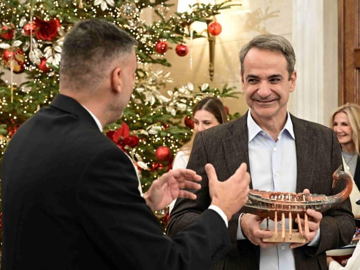 Μητσοτάκης: Τα βιβλία που επέλεξε να διαβάσει στις γιορτές ο πρωθυπουργός – “Από πού να ξεκινήσω;”