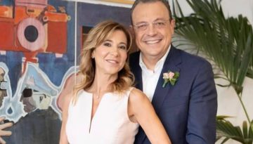 &laquo;&Nu;&iota;ώ&theta;&omega; &epsilon;&upsilon;&gamma;&nu;&omega;&mu;&omicron;&sigma;ύ&nu;&eta;, &sigma;&rsquo; &alpha;&gamma;&alpha;&pi;ώ&raquo; &ndash; &Eta; &alpha;&nu;ά&rho;&tau;&eta;&sigma;&eta; &tau;&eta;&sigmaf; &sigma;&upsilon;&zeta;ύ&gamma;&omicron;&upsilon; &tau;&omicron;&upsilon; &Sigma;&omega;&kappa;&rho;ά&tau;&eta; &Phi;ά&mu;&epsilon;&lambda;&lambda;&omicron;&upsilon; &gamma;&iota;&alpha; &tau;&eta;&nu; &epsilon;&pi;έ&tau;&epsilon;&iota;&omicron; &gamma;ά&mu;&omicron;&upsilon; &tau;&omicron;&upsilon;&sigmaf;