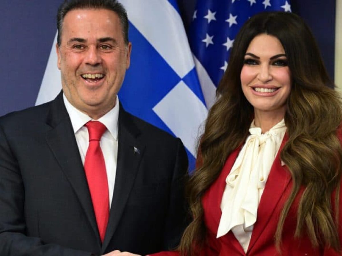 Ο Σταύρος που «δεν βάζει υπογραφή ούτε σε χριστουγεννιάτικες κάρτες»