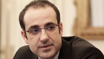 &Pi;&Alpha;&Sigma;&Omicron;&Kappa;: &Omicron; &Gamma;&rho;&eta;&gamma;ό&rho;&eta;&sigmaf; &Delta;&eta;&mu;&eta;&tau;&rho;&iota;ά&delta;&eta;&sigmaf; &pi;&rho;&omicron;&sigma;&pi;&alpha;&theta;&epsilon;ί &mu;&epsilon; &alpha;&gamma;&omega;&gamma;έ&sigmaf; &nu;&alpha; &phi;&iota;&mu;ώ&sigma;&epsilon;&iota; &kappa;&alpha;&iota; &nu;&alpha; &tau;&rho;&omicron;&mu;&omicron;&kappa;&rho;&alpha;&tau;ή&sigma;&epsilon;&iota;