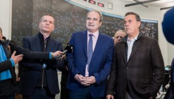 &Pi;&alpha;&pi;&alpha;&sigma;&tau;&alpha;ύ&rho;&omicron;&upsilon; &alpha;&pi;ό &Alpha;&Delta;&Mu;&Eta;&Epsilon;: &Omicron;&iota; &epsilon;&rho;&gamma;&alpha;&zeta;ό&mu;&epsilon;&nu;&omicron;&iota; &delta;&iota;&alpha;&sigma;&phi;&alpha;&lambda;ί&zeta;&omicron;&upsilon;&nu; &tau;&eta;&nu; &omicron;&mu;&alpha;&lambda;ή &eta;&lambda;&epsilon;&kappa;&tau;&rho;&omicron;&delta;ό&tau;&eta;&sigma;&eta;