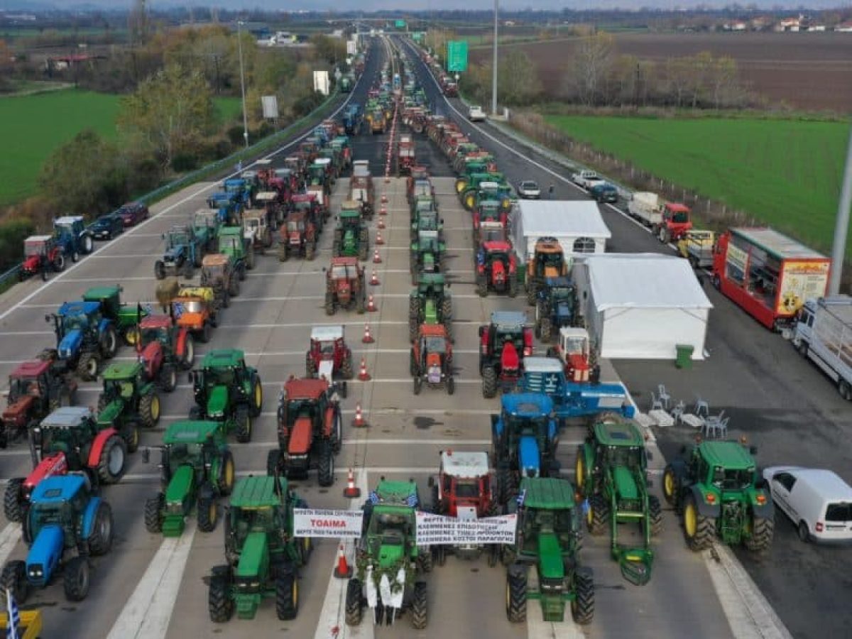 «Πυρά» ΝΔ- ΠΑΣΟΚ για το «ασφαλές περιβάλλον διαλόγου» και το αγροτικό