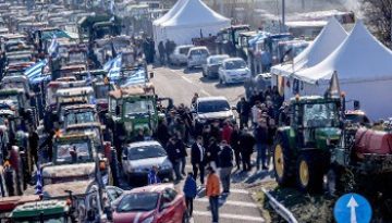 ΠΡΩΤΟΧΡΟΝΙΑ ΣΤΑ ΜΠΛΟΚΑ ΜΕ ΤΟΥΣ ΒΙΟΠΑΛΑΙΣΤΕΣ ΑΓΡΟΤΕΣ ΚΑΙ ΚΤΗΝΟΤΡΟΦΟΥΣ: Μαζί με όλο τον λαό δίνουν απάντηση στις απειλές κα