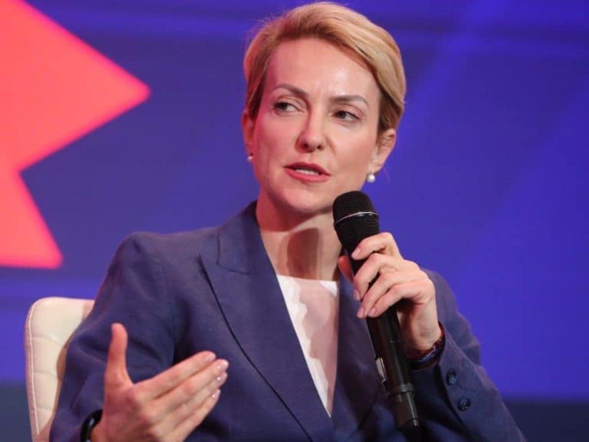 Σδούκου: «Δεν μπορεί κάποιος να ζητά χωρίς να συζητά» – Ζητάει… ρεαλιστικές συζητήσεις από τους αγρότες