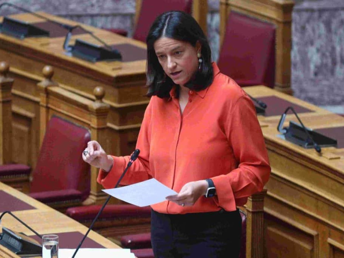 Συνδυασμό Τεχνητής Νοημοσύνης και ανθρώπινου παράγοντα θέλει η Κεραμέως