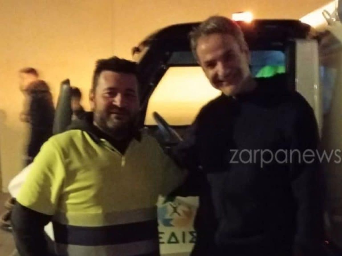 Στα Χανιά ο Κυριάκος Μητσοτάκης – Έκανε βόλτα στο Παλιό Λιμάνι