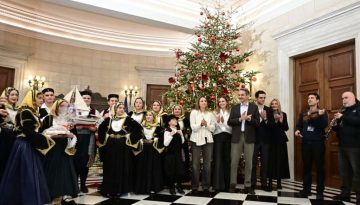 &Tau;&alpha; &kappa;ά&lambda;&alpha;&nu;&tau;&alpha; &tau;&omega;&nu; &Chi;&rho;&iota;&sigma;&tau;&omicron;&upsilon;&gamma;έ&nu;&nu;&omega;&nu; &sigma;&tau;&omicron; &Mu;έ&gamma;&alpha;&rho;&omicron; &Mu;&alpha;&xi;ί&mu;&omicron;&upsilon; ά&kappa;&omicron;&upsilon;&sigma;&epsilon; &omicron; &Pi;&rho;&omega;&theta;&upsilon;&pi;&omicron;&upsilon;&rho;&gamma;ό&sigmaf;