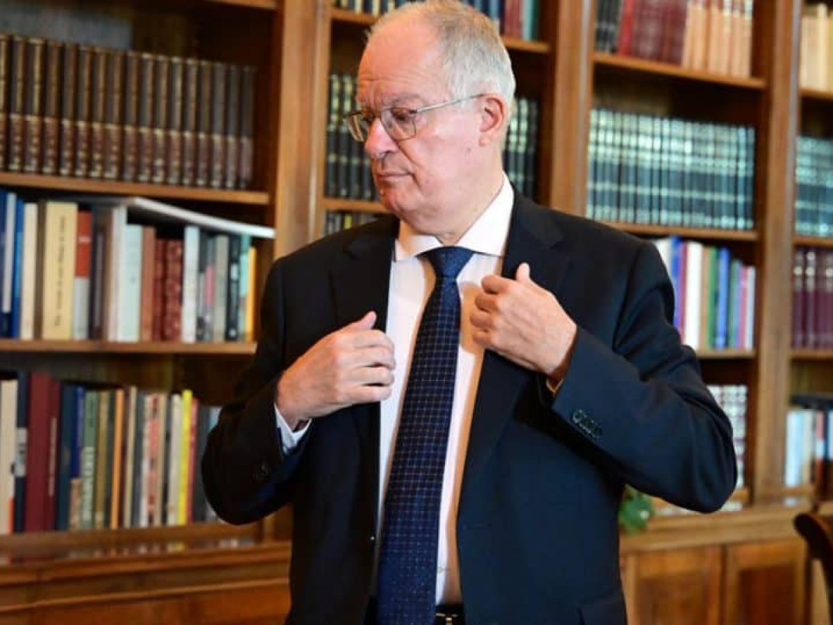 Τέλος στα «κάλαντα» των επισήμων στο Προεδρικό