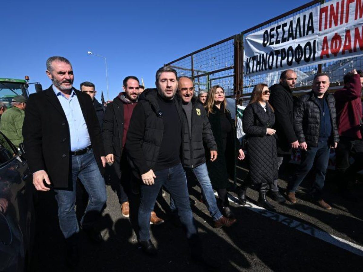 Το ΠΑΣΟΚ στέλνει τον λογαριασμό για το βέρτιγκο των Χριστουγέννων στην κυβέρνηση – Τελευταία ευκαιρία για ανάκαμψη πριν τ