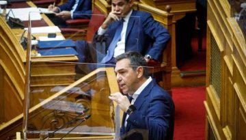 &Tau;&sigma;ί&pi;&rho;&alpha;&sigmaf;: &laquo;&Alpha;&sigmaf; &alpha;&rho;&chi;ί&sigma;&epsilon;&iota; &omicron; &Mu;&eta;&tau;&sigma;&omicron;&tau;ά&kappa;&eta;&sigmaf; &nu;&alpha; &gamma;&rho;ά&phi;&epsilon;&iota; &kappa;&iota; &alpha;&upsilon;&tau;ό&sigmaf; &beta;&iota;&beta;&lambda;ί&omicron;, &gamma;&iota;&alpha;&tau;ί &delta;&epsilon;&nu; &tau;&omicron;&nu; &beta;&lambda;έ&pi;&omega; &gamma;&iota;&alpha; &tau;&rho;ί&tau;&eta; 4&epsilon;&tau;ί&alpha;&raquo;