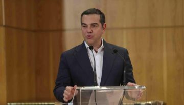 Τσίπρας σε φοιτητές της Παντείου: Χρειάζεται «σοκ δημοκρατίας» και συμμετοχής
