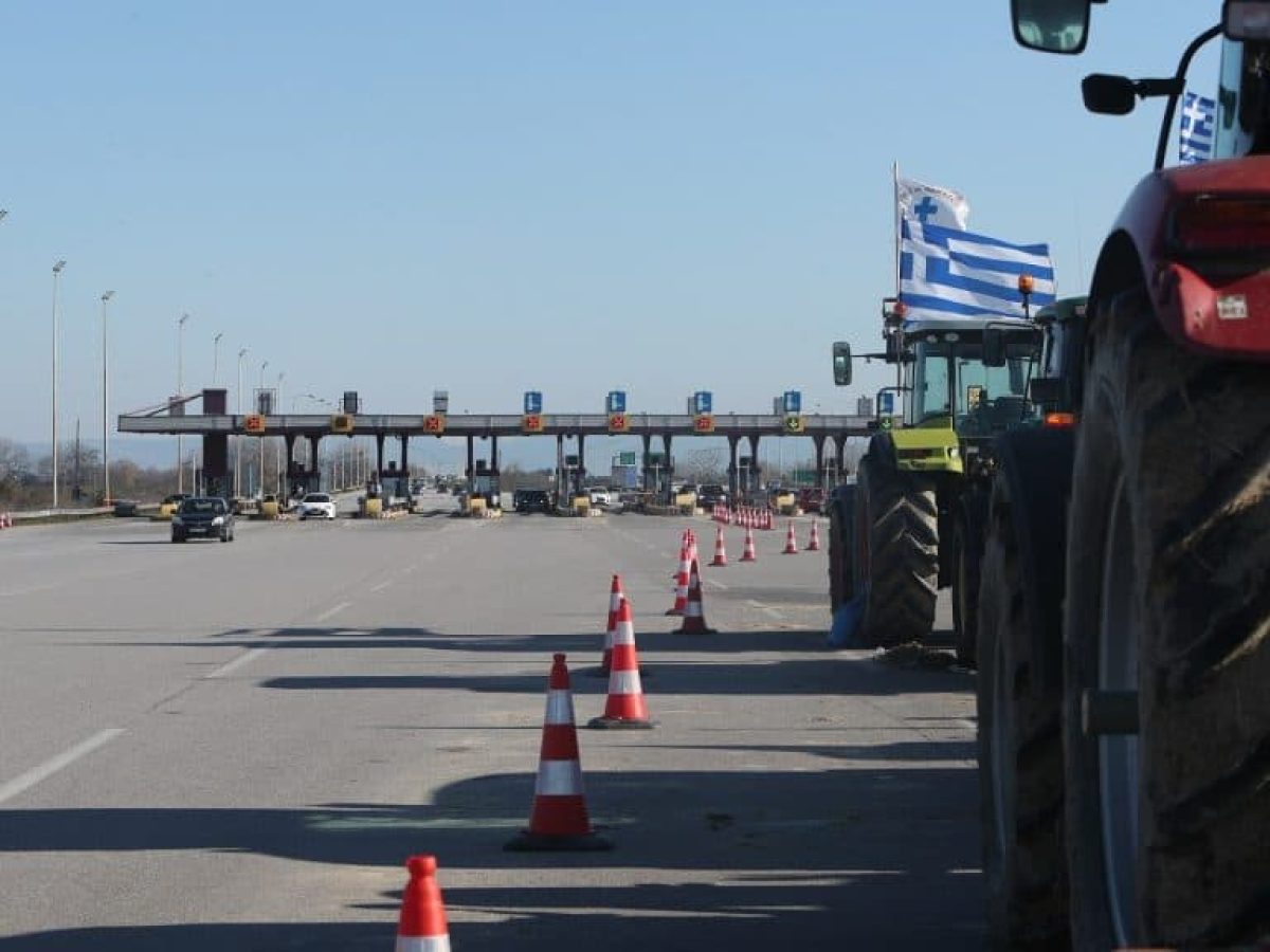 Αγροτικές κινητοποιήσεις: Η κυβέρνηση προειδοποιεί με «plan B» και κυρώσεις – Δεν υποχωρούν οι αγρότες
