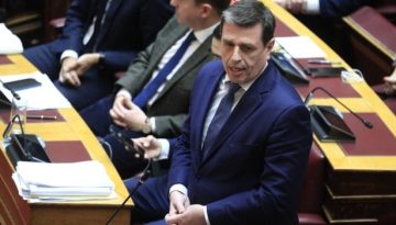 Ά&gamma;&rho;&iota;&omicron;&sigmaf; &kappa;&alpha;&upsilon;&gamma;ά&sigmaf; &Kappa;&alpha;&iota;&rho;ί&delta;&eta; &ndash; &Kappa;&omega;&nu;&sigma;&tau;&alpha;&nu;&tau;&omicron;&pi;&omicron;ύ&lambda;&omicron;&upsilon; &sigma;&tau;&eta; &Beta;&omicron;&upsilon;&lambda;ή &kappa;&alpha;&iota; &kappa;&alpha;&rho;&phi;&iota;ά &Delta;έ&nu;&delta;&iota;&alpha; &sigma;&tau;&omicron;&nu; &sigma;&upsilon;&nu;ά&delta;&epsilon;&lambda;&phi;ό &tau;&omicron;&upsilon;: &laquo;Ά&sigma;&epsilon; &mu;&alpha;&sigmaf; &kappa;&omicron;&upsilon;&kappa;&lambda;ί&tau;&sigma;&alpha; &mu;&omicron;&upsilon;&raquo;