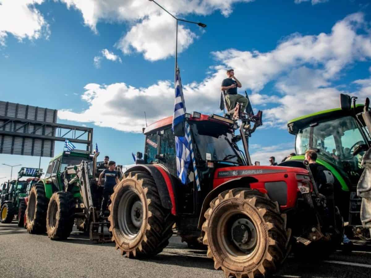 &Alpha;&gamma;&rho;ό&tau;&epsilon;&sigmaf;: &laquo;&Delta;&epsilon;&nu; &pi;ά&mu;&epsilon; &gamma;&iota;&alpha; &delta;&iota;&alpha;&pi;&rho;&alpha;&gamma;&mu;&alpha;&tau;&epsilon;ύ&sigma;&epsilon;&iota;&sigmaf; &omega;&sigmaf; &zeta;&eta;&tau;&iota;ά&nu;&omicron;&iota;&raquo; &ndash; &Eta; &epsilon;&iota;&kappa;ό&nu;&alpha; &sigma;&epsilon; ό&lambda;&alpha; &tau;&alpha; &mu;&pi;&lambda;ό&kappa;&alpha;
