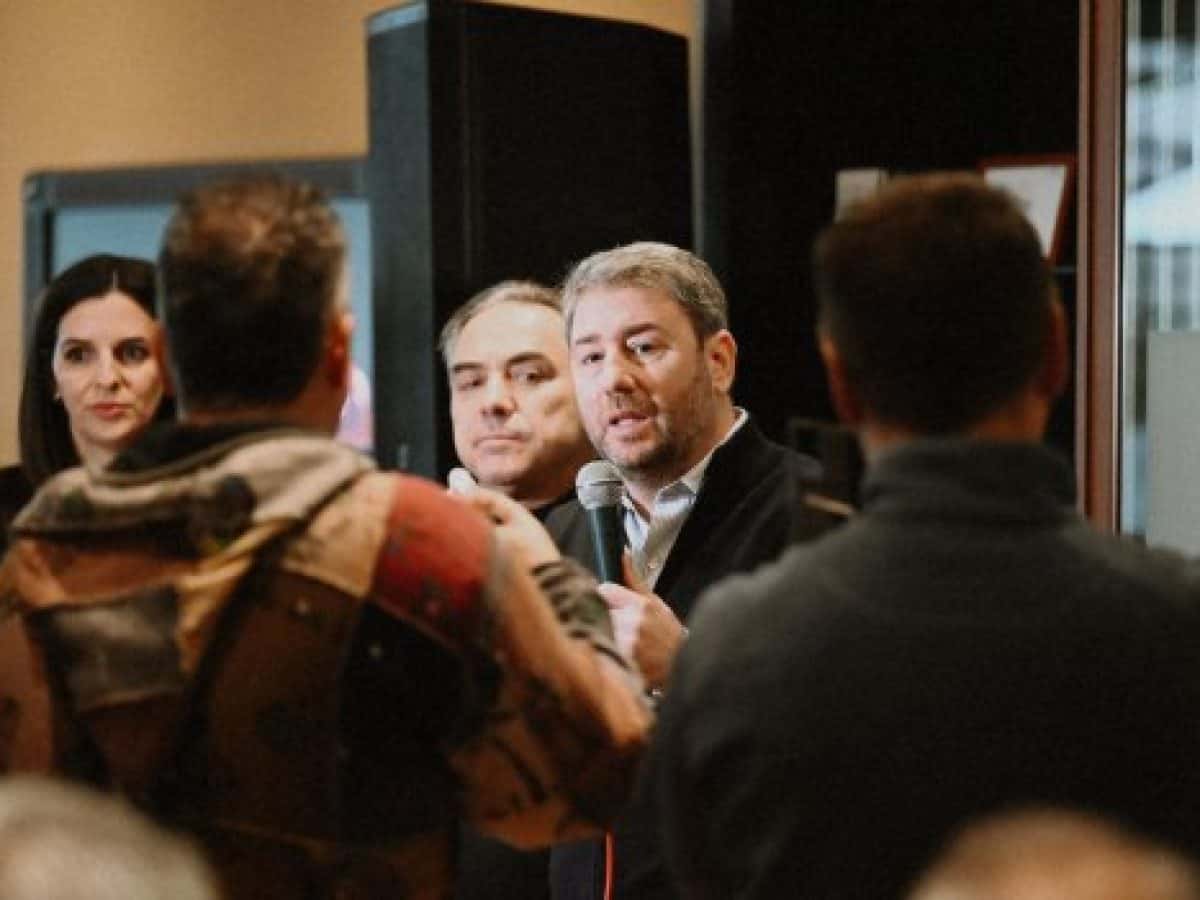 &Alpha;&nu;&delta;&rho;&omicron;&upsilon;&lambda;ά&kappa;&eta;&sigmaf;: &Delta;&epsilon;&nu; έ&chi;&omicron;&upsilon;&nu; &mu;έ&tau;&rho;&omicron; &sigma;&tau;&eta; &delta;&iota;&alpha;&phi;&theta;&omicron;&rho;ά &ndash; &Pi;&omicron;&lambda;&iota;&tau;&iota;&kappa;ή &alpha;&lambda;&lambda;&alpha;&gamma;ή &kappa;&alpha;&iota; &sigma;&tau;&alpha;&theta;&epsilon;&rho;ό&tau;&eta;&tau;&alpha; ή &tau;&rho;ί&tau;&eta; &theta;&eta;&tau;&epsilon;ί&alpha; &Mu;&eta;&tau;&sigma;&omicron;&tau;ά&kappa;&eta;;