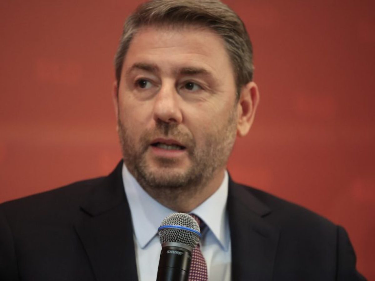 &Alpha;&nu;&delta;&rho;&omicron;&upsilon;&lambda;ά&kappa;&eta;&sigmaf;: &laquo;&Epsilon;ί&mu;&alpha;&sigma;&tau;&epsilon; ό&lambda;&omicron;&iota; &sigma;&upsilon;&gamma;&kappa;&lambda;&omicron;&nu;&iota;&sigma;&mu;έ&nu;&omicron;&iota; &alpha;&pi;ό &tau;&omicron; &tau;&rho;&omicron;&mu;&alpha;&kappa;&tau;&iota;&kappa;ό &tau;&rho;&omicron;&chi;&alpha;ί&omicron; &sigma;&tau;&eta; &Rho;&omicron;&upsilon;&mu;&alpha;&nu;ί&alpha;&raquo;