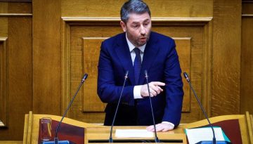 &Alpha;&nu;&delta;&rho;&omicron;&upsilon;&lambda;ά&kappa;&eta;&sigmaf; &kappa;&alpha;&tau;ά &Mu;&eta;&tau;&sigma;&omicron;&tau;ά&kappa;&eta;: &laquo;&Upsilon;&pi;&omicron;&nu;&omicron;&mu;&epsilon;ύ&epsilon;&tau;&epsilon; &tau;&omicron; &delta;&iota;&epsilon;&theta;&nu;έ&sigmaf; &delta;ί&kappa;&alpha;&iota;&omicron; &mu;&epsilon; &tau;&iota;&sigmaf; &delta;&eta;&lambda;ώ&sigma;&epsilon;&iota;&sigmaf; &sigma;&alpha;&sigmaf;&raquo;