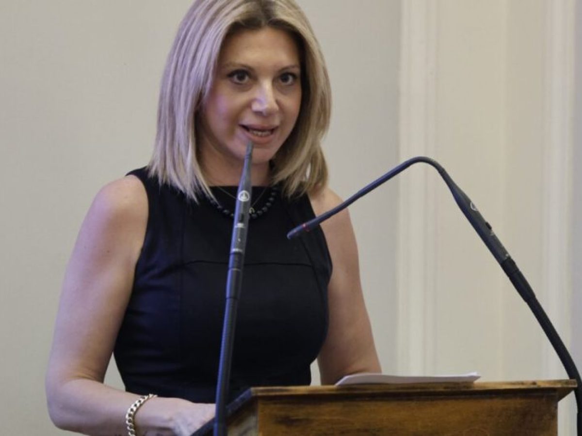 &Alpha;&pi;ό &tau;&eta; &laquo;&Mu;&alpha;&rho;ί&alpha; &tau;&omega;&nu; &Tau;&epsilon;&mu;&pi;ώ&nu;&raquo; &sigma;&tau;&omicron; &laquo;&kappa;ό&mu;&mu;&alpha; &Kappa;&alpha;&rho;&upsilon;&sigma;&tau;&iota;&alpha;&nu;&omicron;ύ&raquo;: &Tau;&omicron; &Mu;&alpha;&xi;ί&mu;&omicron;&upsilon; &alpha;&rho;&chi;ί&zeta;&epsilon;&iota; &epsilon;&pi;&iota;&theta;έ&sigma;&epsilon;&iota;&sigmaf; &gamma;&iota;&alpha; &lambda;&alpha;ϊ&kappa;&iota;&sigma;&mu;ό