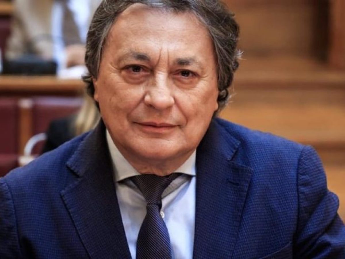 &Alpha;&pi;&omicron;&chi;ώ&rho;&eta;&sigma;&epsilon; &alpha;&pi;ό &tau;&omicron; &Kappa;ί&nu;&eta;&mu;&alpha; &tau;&omicron;&upsilon; &Sigma;&tau;&epsilon;&phi;ά&nu;&omicron;&upsilon; &Kappa;&alpha;&sigma;&sigma;&epsilon;&lambda;&alpha;&kappa;&eta; &omicron; &alpha;&nu;&epsilon;&xi;ά&rho;&tau;&eta;&tau;&omicron;&sigmaf; &beta;&omicron;&upsilon;&lambda;&epsilon;&upsilon;&tau;ή&sigmaf; &Alpha;&lambda;έ&xi;&alpha;&nu;&delta;&rho;&omicron;&sigmaf; &Alpha;&upsilon;&lambda;&omega;&nu;ί&tau;&eta;&sigmaf;