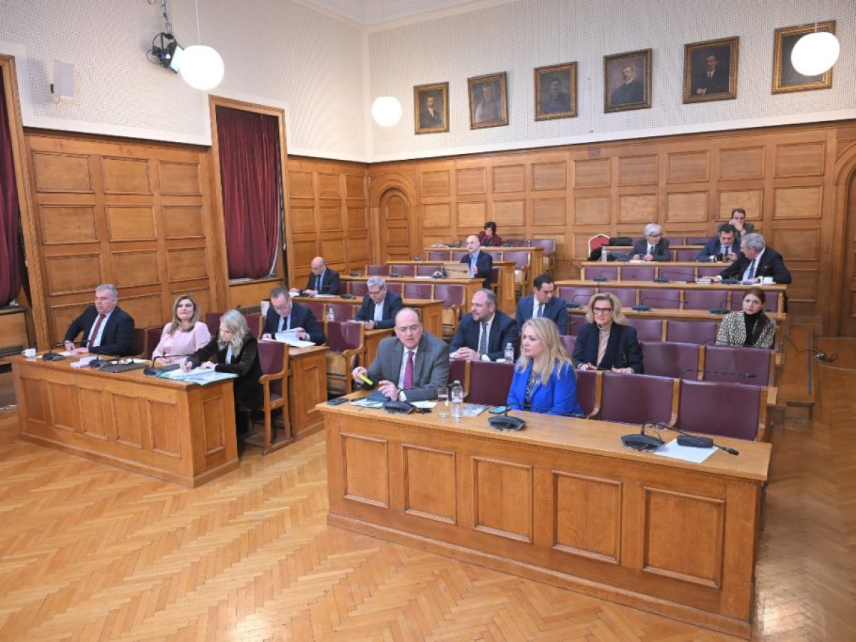 &Alpha;&pi;&omicron;&sigma;&tau;&omicron;&lambda;ά&kappa;&eta; &gamma;&iota;&alpha; &epsilon;&xi;&epsilon;&tau;&alpha;&sigma;&tau;&iota;&kappa;ή &Omicron;&Pi;&Epsilon;&Kappa;&Epsilon;&Pi;&Epsilon;: &laquo;&Mu;&epsilon; &epsilon;&nu;&tau;&omicron;&lambda;ή &tau;&omicron;&upsilon; &Mu;&alpha;&xi;ί&mu;&omicron;&upsilon; &alpha;&pi;&omicron;&kappa;&lambda;&epsilon;ί&omicron;&nu;&tau;&alpha;&iota; &mu;ά&rho;&tau;&upsilon;&rho;&epsilon;&sigmaf;&raquo;