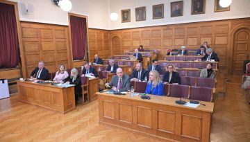 &Alpha;&pi;&omicron;&sigma;&tau;&omicron;&lambda;ά&kappa;&eta; &gamma;&iota;&alpha; &epsilon;&xi;&epsilon;&tau;&alpha;&sigma;&tau;&iota;&kappa;ή &Omicron;&Pi;&Epsilon;&Kappa;&Epsilon;&Pi;&Epsilon;: &laquo;&Mu;&epsilon; &epsilon;&nu;&tau;&omicron;&lambda;ή &tau;&omicron;&upsilon; &Mu;&alpha;&xi;ί&mu;&omicron;&upsilon; &alpha;&pi;&omicron;&kappa;&lambda;&epsilon;ί&omicron;&nu;&tau;&alpha;&iota; &mu;ά&rho;&tau;&upsilon;&rho;&epsilon;&sigmaf;&raquo;