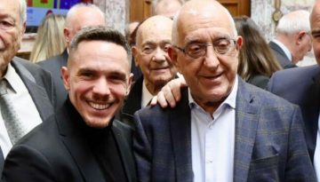 H επίσκεψη Πετρούνια στη Βουλή και η φωτογραφία με τον Κακλαμάνη