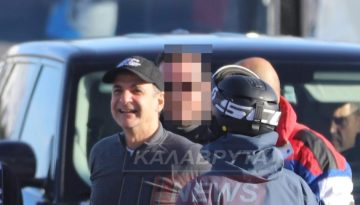 To τρολάρισμα Μητσοτάκη σε σκιέρ που τον είπε «γκαντέμη»: «Γύρνα το σε snowboard»