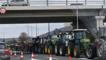 &Mu;&pi;&lambda;ό&kappa;&alpha; &alpha;&gamma;&rho;&omicron;&tau;ώ&nu;: &laquo;&Kappa;&lambda;&epsilon;ί&delta;&omega;&sigma;&alpha;&nu;&raquo; &tau;&alpha; &mu;έ&tau;&rho;&alpha; &tau;&omicron;&upsilon; &upsilon;&pi;&omicron;&upsilon;&rho;&gamma;&epsilon;ί&omicron;&upsilon; &ndash; &Tau;&iota; &theta;&alpha; &alpha;&nu;&alpha;&kappa;&omicron;&iota;&nu;&omega;&theta;&epsilon;ί