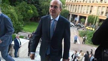 &Chi;&alpha;&tau;&zeta;&eta;&delta;ά&kappa;&eta;&sigmaf;: &Mu;έ&sigma;&alpha; &sigma;&tau;&omicron; 2025 &delta;ό&theta;&eta;&kappa;&alpha;&nu; 3,8 &delta;&iota;&sigma;. &sigma;&tau;&omicron;&upsilon;&sigmaf; &alpha;&gamma;&rho;ό&tau;&epsilon;&sigmaf; &ndash; &Delta;&epsilon;&nu; &upsilon;&pi;ά&rho;&chi;&omicron;&upsilon;&nu; &delta;&iota;&kappa;&alpha;&iota;&omicron;&lambda;&omicron;&gamma;ί&epsilon;&sigmaf; &gamma;&iota;&alpha; &nu;&alpha; &mu;&eta;&nu; &pi;&rho;&omicron;&sigma;έ&rho;&chi;&omicron;&nu;&tau;&alpha;&iota; &sigma;&epsilon; &delta;&iota;ά&lambda;&omicron;&gamma;&omicron;