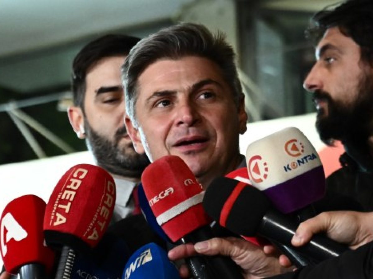 Δεν παραδίδει την έδρα ο Φαραντούρης – «Ο ΣΥΡΙΖΑ απομακρύνθηκε από τα μαζικά κινήματα»